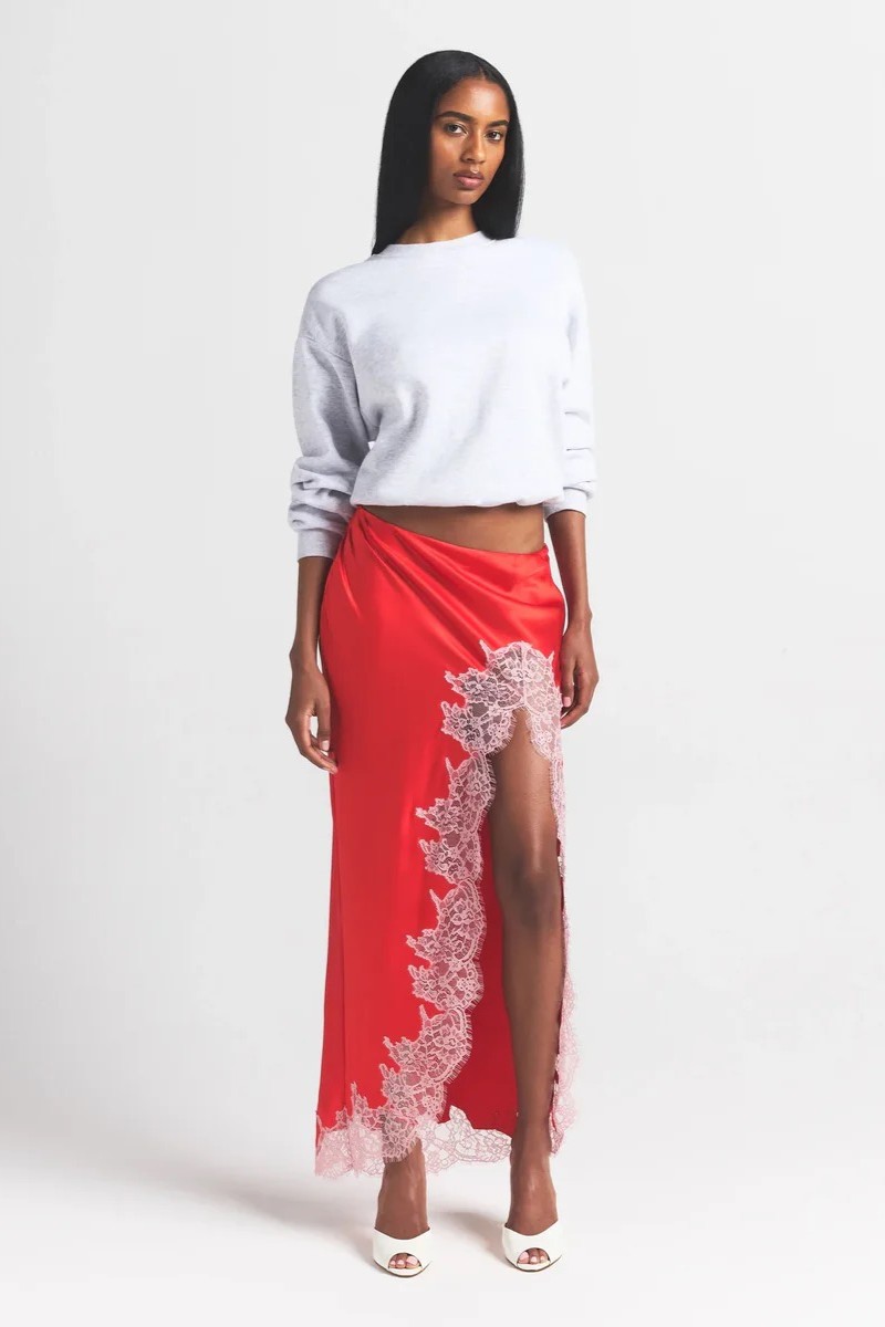 תמונת כל הלוק של SLIP SKIRT